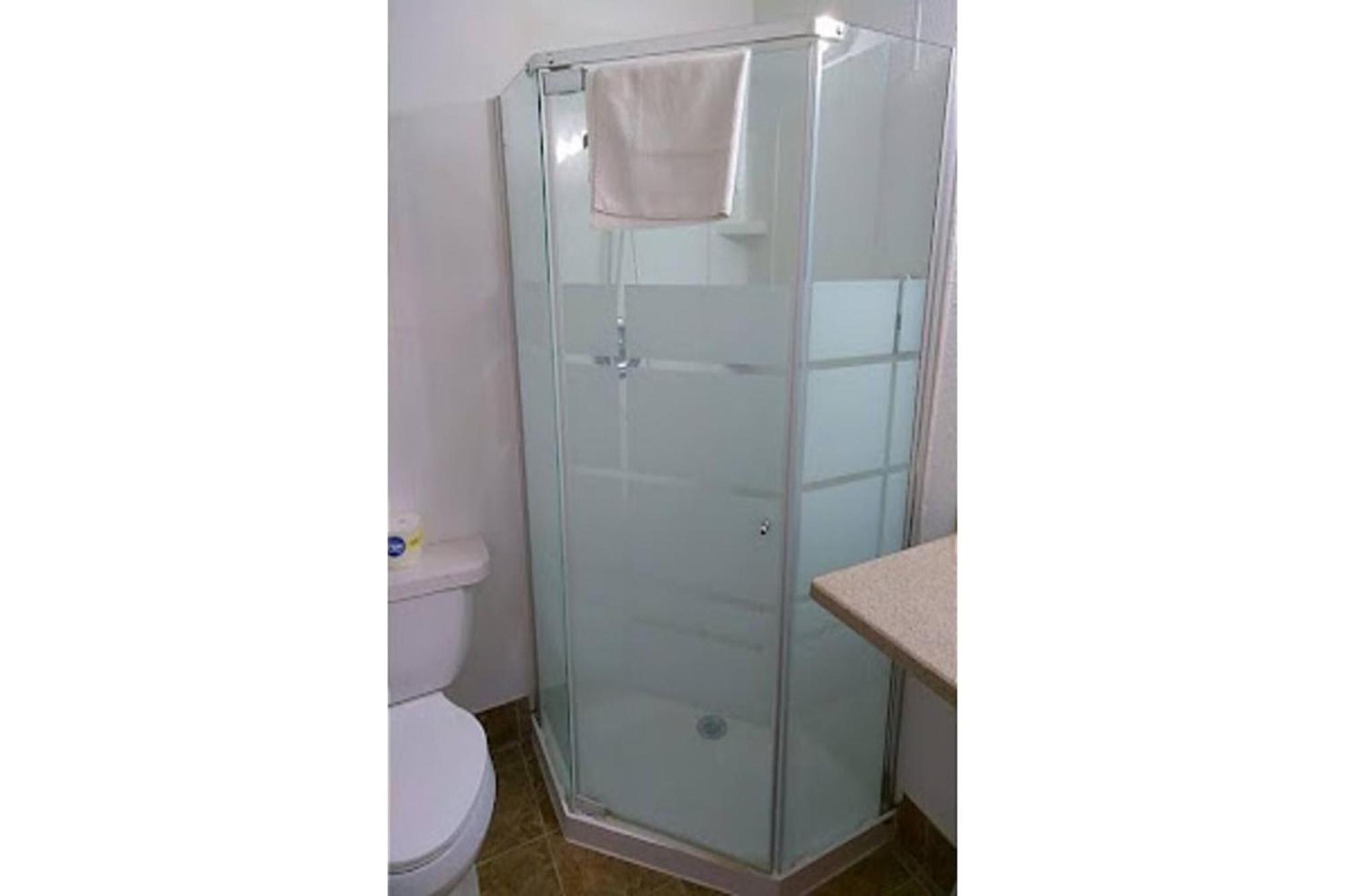 Colonial Inn Extended Stay By Oyo New Ulm Екстериор снимка